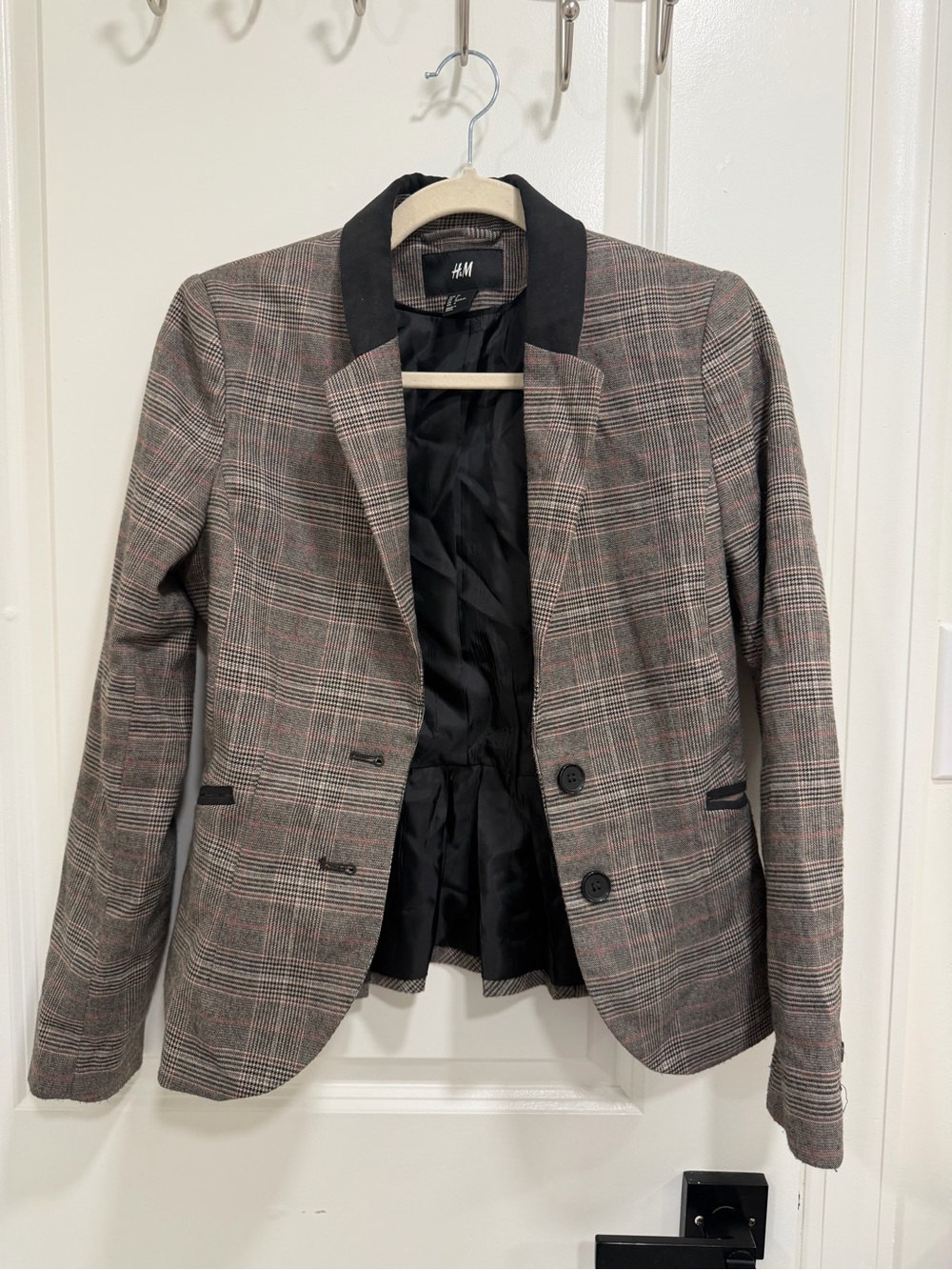H&M Plaid Blazer Jacket in Gray with Black Collar and Pink Windowpane